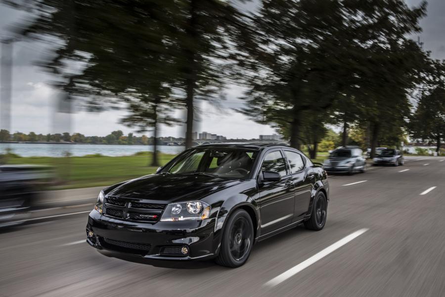  Dodge Avenger Blacktop Edition 2012 года  (фото 21 из 25)